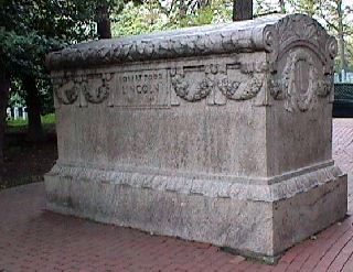 Robert Todd Lincoln Tombstone